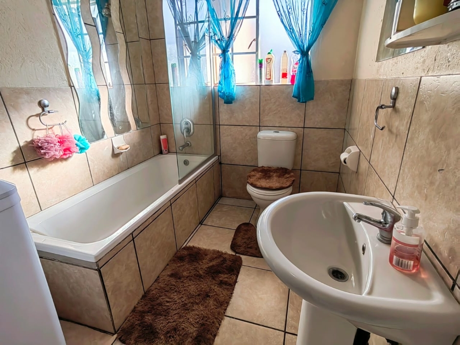2 Bedroom Property for Sale in Potchefstroom North West